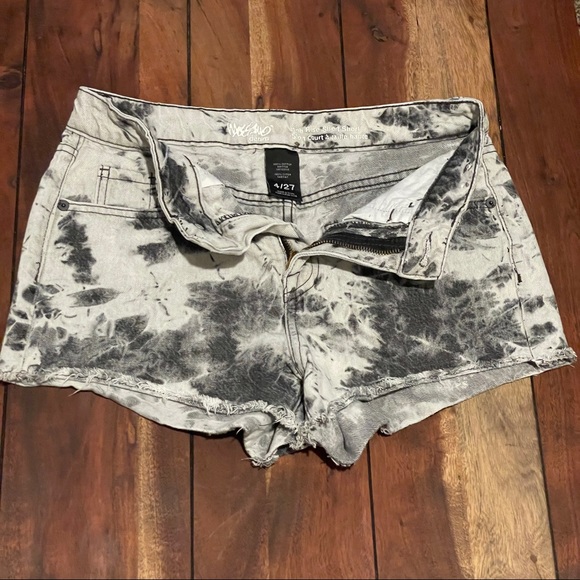 Mossimo High Rise Shorts 🔥🖤 - Picture 2 of 6